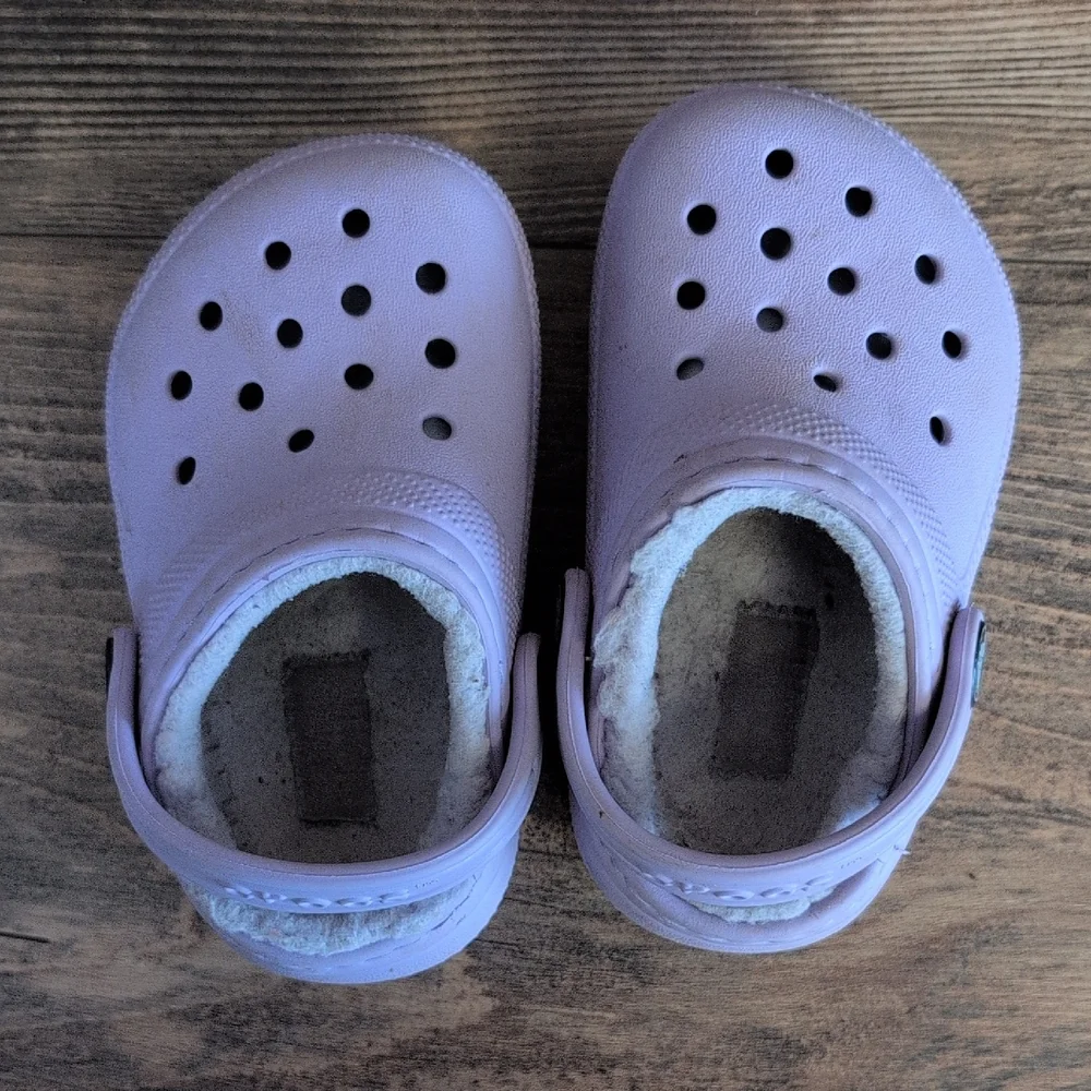 CROCS Lavender Slippers C5                  M528
